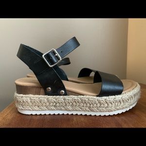 Women’s espadrille sandals
